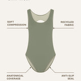 Maillot de bain une-pièce éco, adapté au tucking — Marsha 